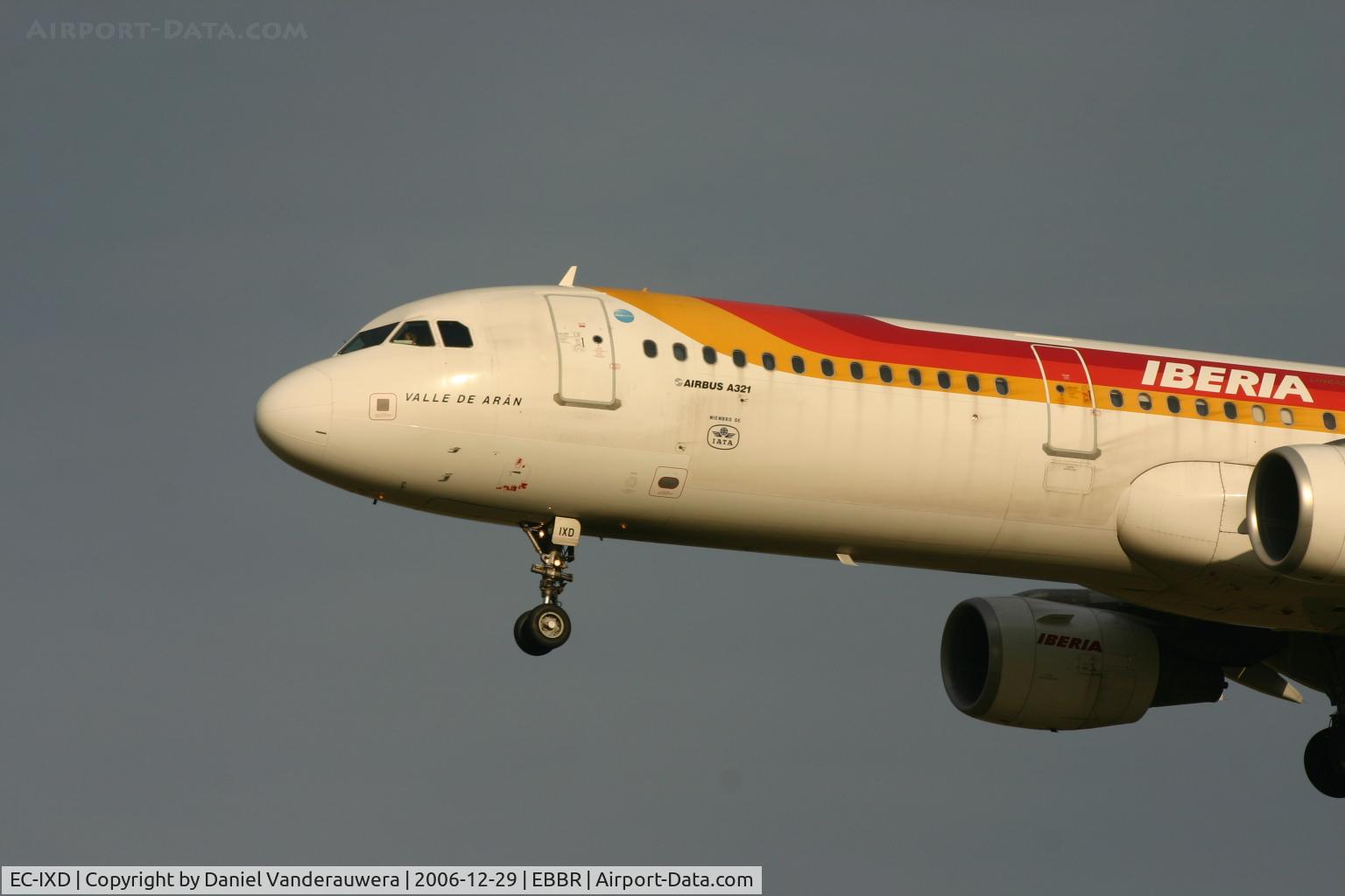 EC-IXD, 2004 Airbus A321-211 C/N 2220, flight IB3206 from MAD