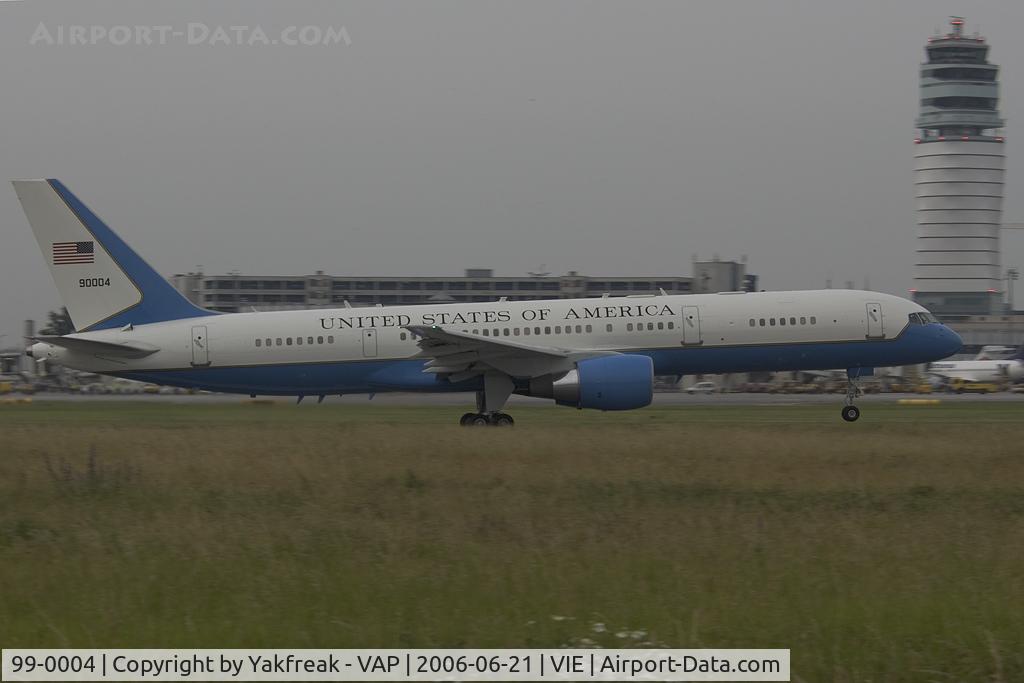 99-0004, 1999 Boeing VC-32A (757-2GA) C/N 29028, USAF Boeing 757-200