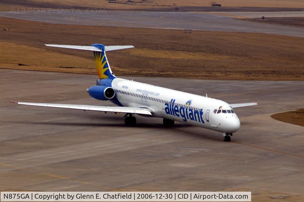 N875GA, 1995 McDonnell Douglas MD-83 (DC-9-83) C/N 53468, Taxiing out for departure, seen from the tower on an overcast day