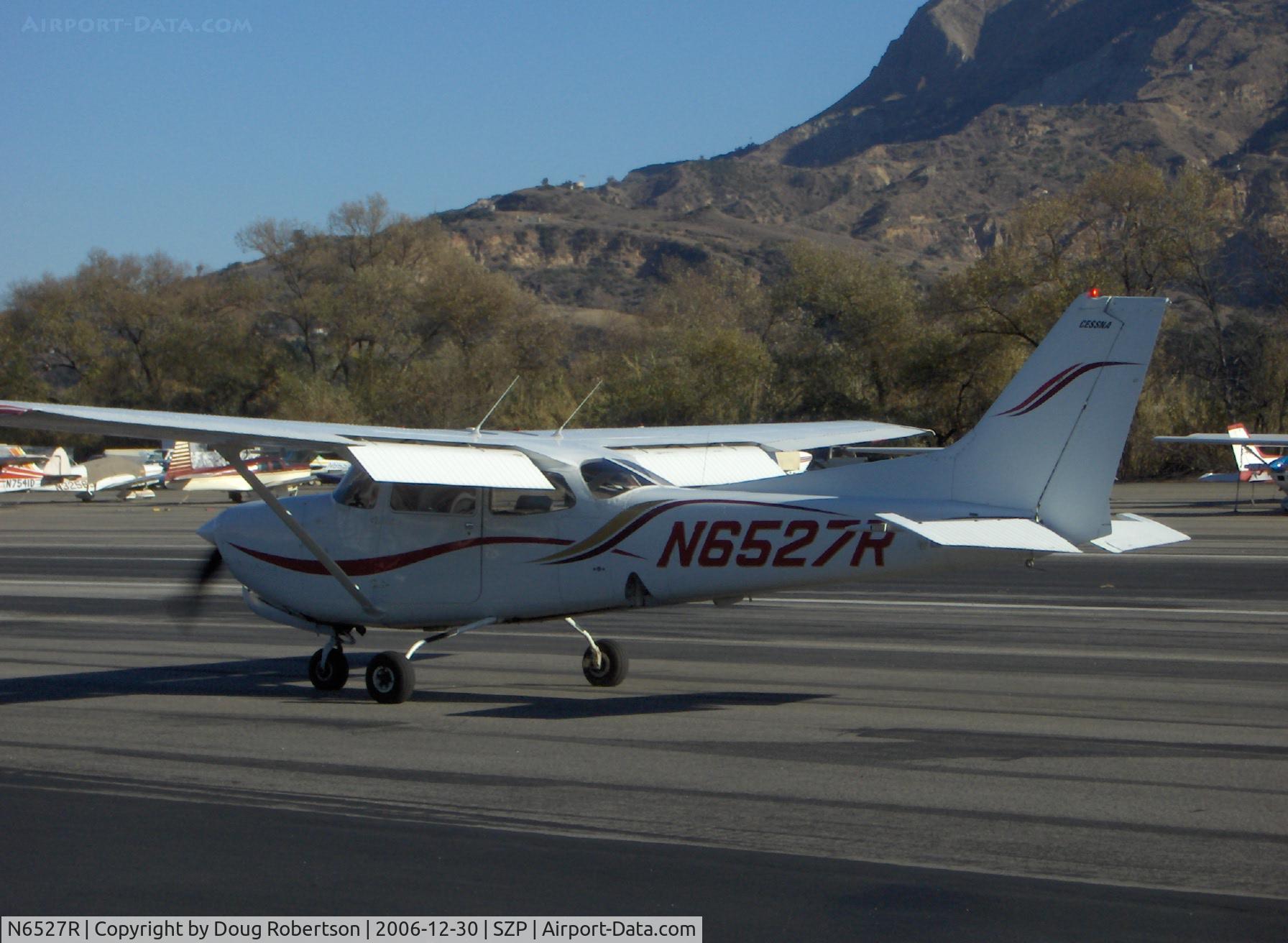 N6527R, 1979 Cessna 172RG Cutlass RG C/N 172RG0196, 1979 Cessna 172RG CUTLASS, Lycoming O&VO-360 180 Hp, taxi to Rwy 22
