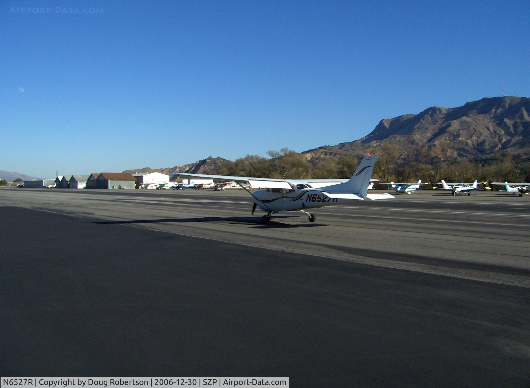 N6527R, 1979 Cessna 172RG Cutlass RG C/N 172RG0196, 1979 Cessna 172RG CUTLASS, Lycoming O&VO-360 180 Hp, taxi to rwy 22