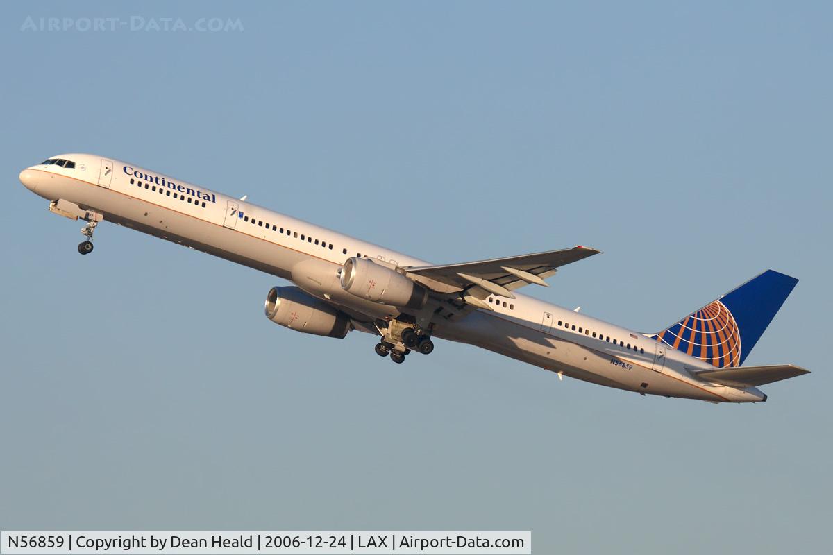 N56859, 2004 Boeing 757-324 C/N 32818, Continental Airlines N56859 (FLT COA494) climbing out from RWY 25R enroute to George Bush Intercontinental Houston (KIAH).