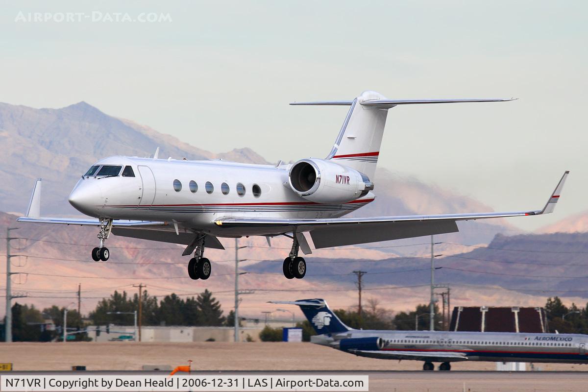 N71VR, 1996 Gulfstream Aerospace Gulfstream IVSP C/N 1290, Las Vegas Sands Corporation 1996 Gulfstream G-IV(SP) N71VR, from John Wayne Airport Orange County (KSNA), landing on RWY 25L.