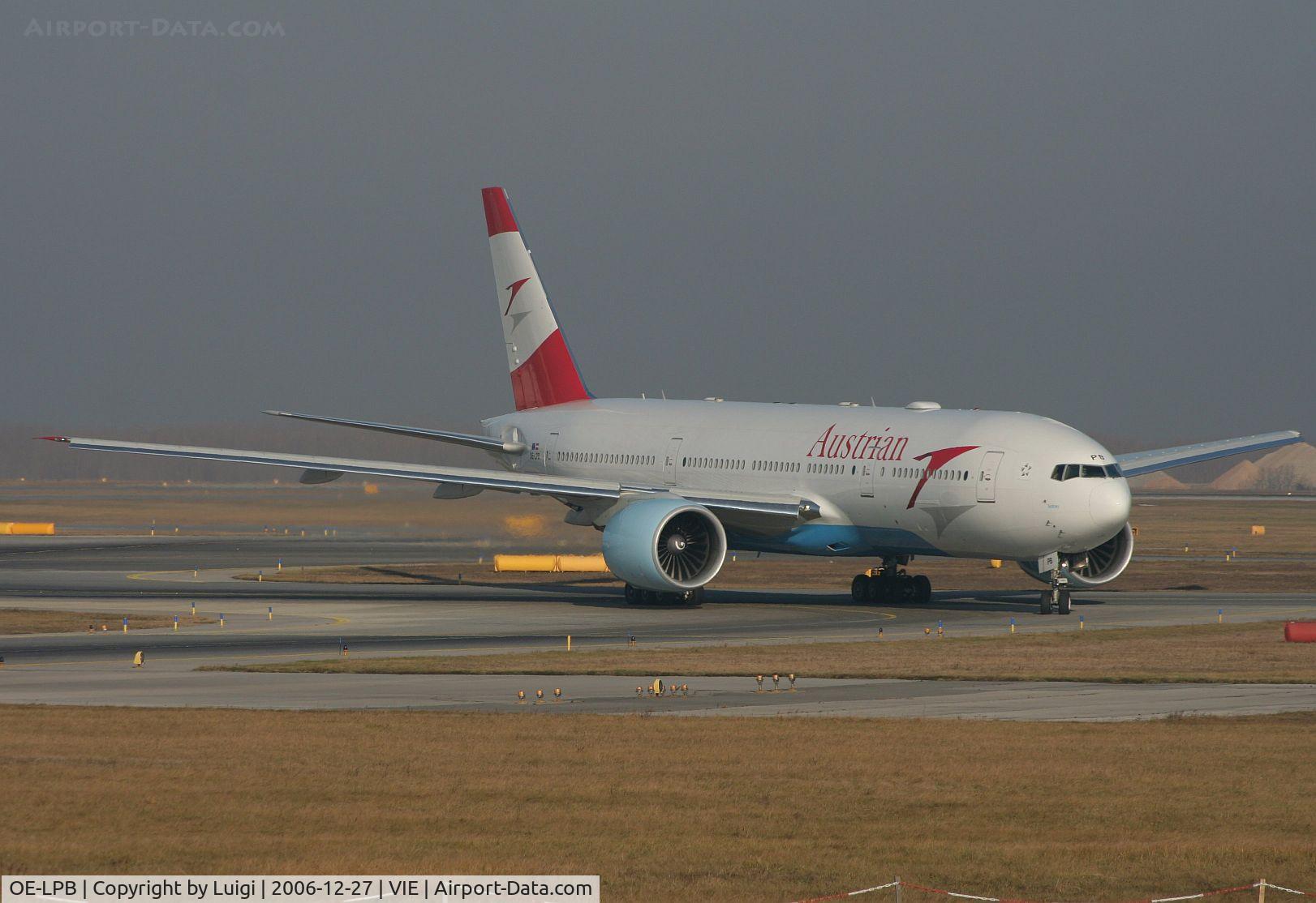 OE-LPB, 1998 Boeing 777-2Z9/ER C/N 28699, Austrian 777-200