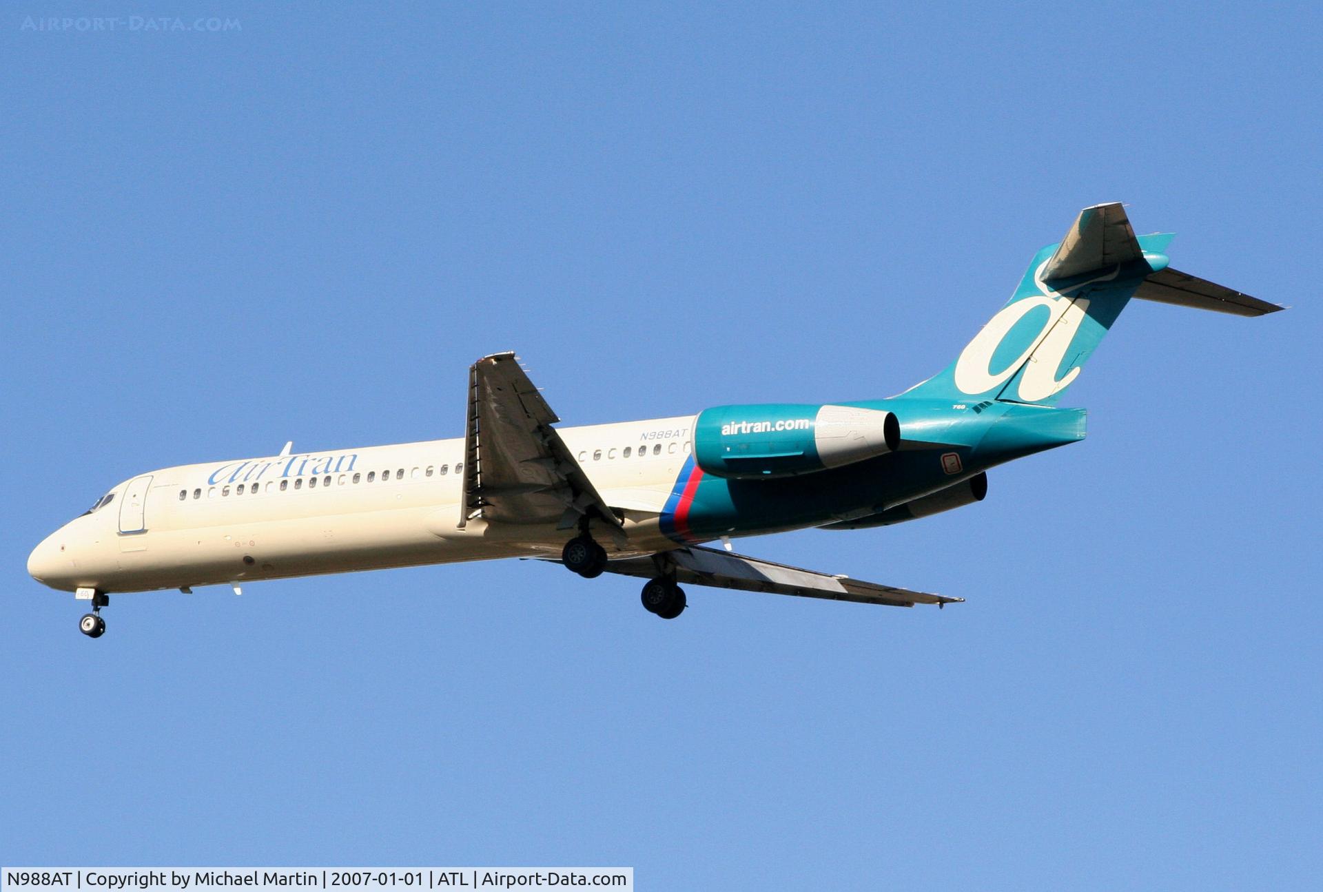 N988AT, 2001 Boeing 717-200 C/N 55068, Over the numbers of 26L