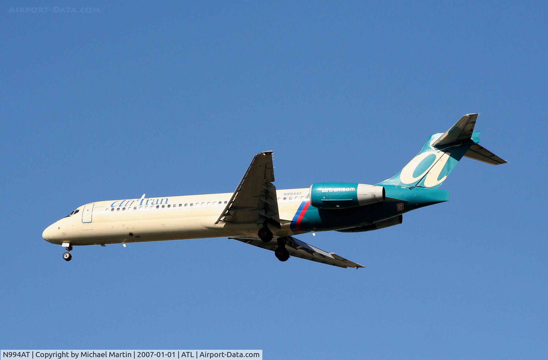 N994AT, 2002 Boeing 717-200 C/N 55138, On final for Runway 26L