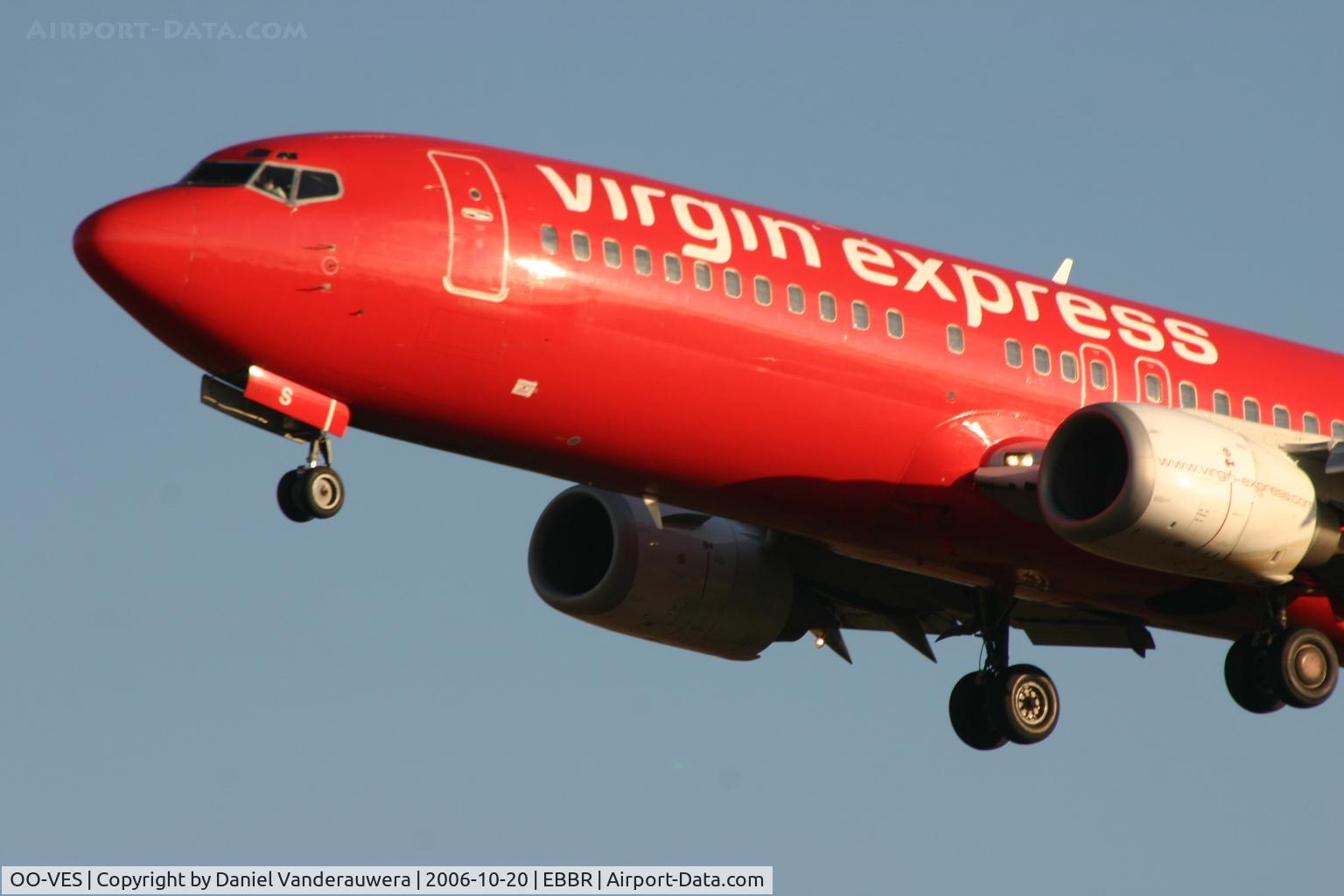 OO-VES, 1996 Boeing 737-43Q C/N 28493, descending to rwy 25L