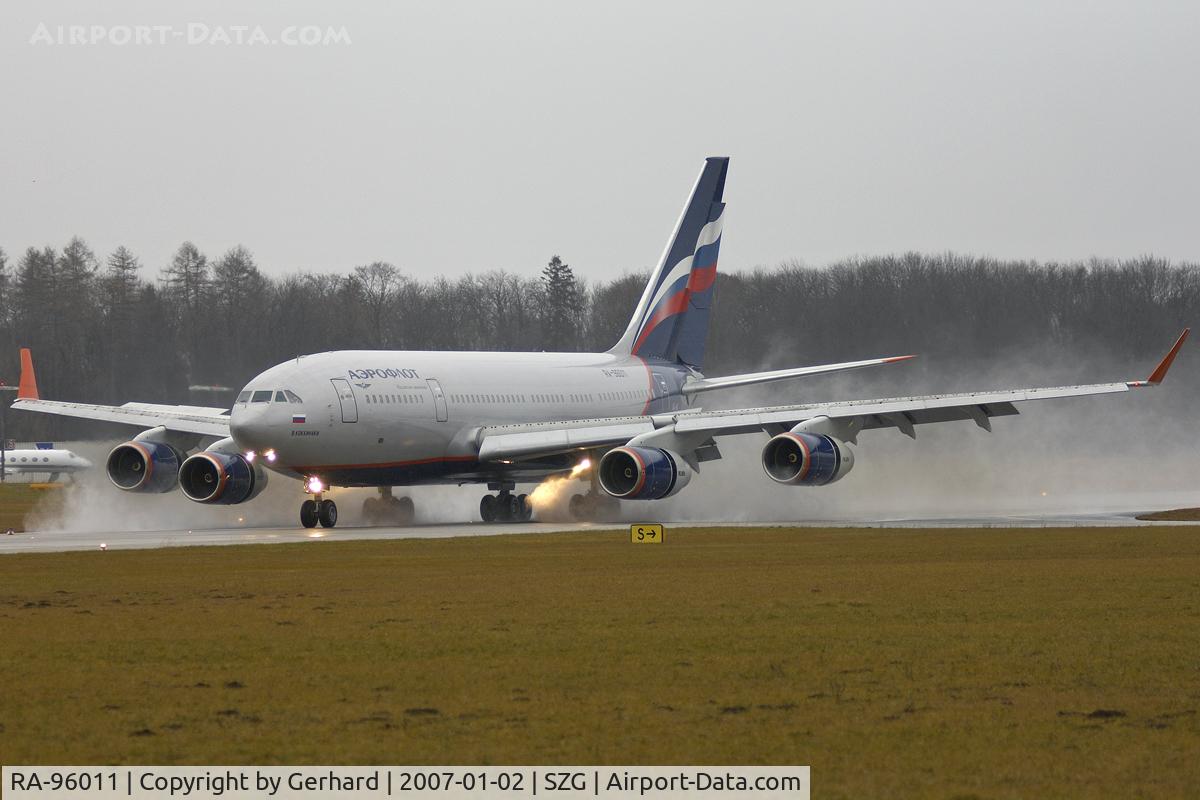 RA-96011, 1994 Ilyushin Il-96-300 C/N 74393201008, Saison-Opening @ SZG