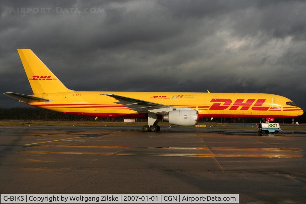G-BIKS, 1985 Boeing 757-236/SF C/N 22190, After the rain