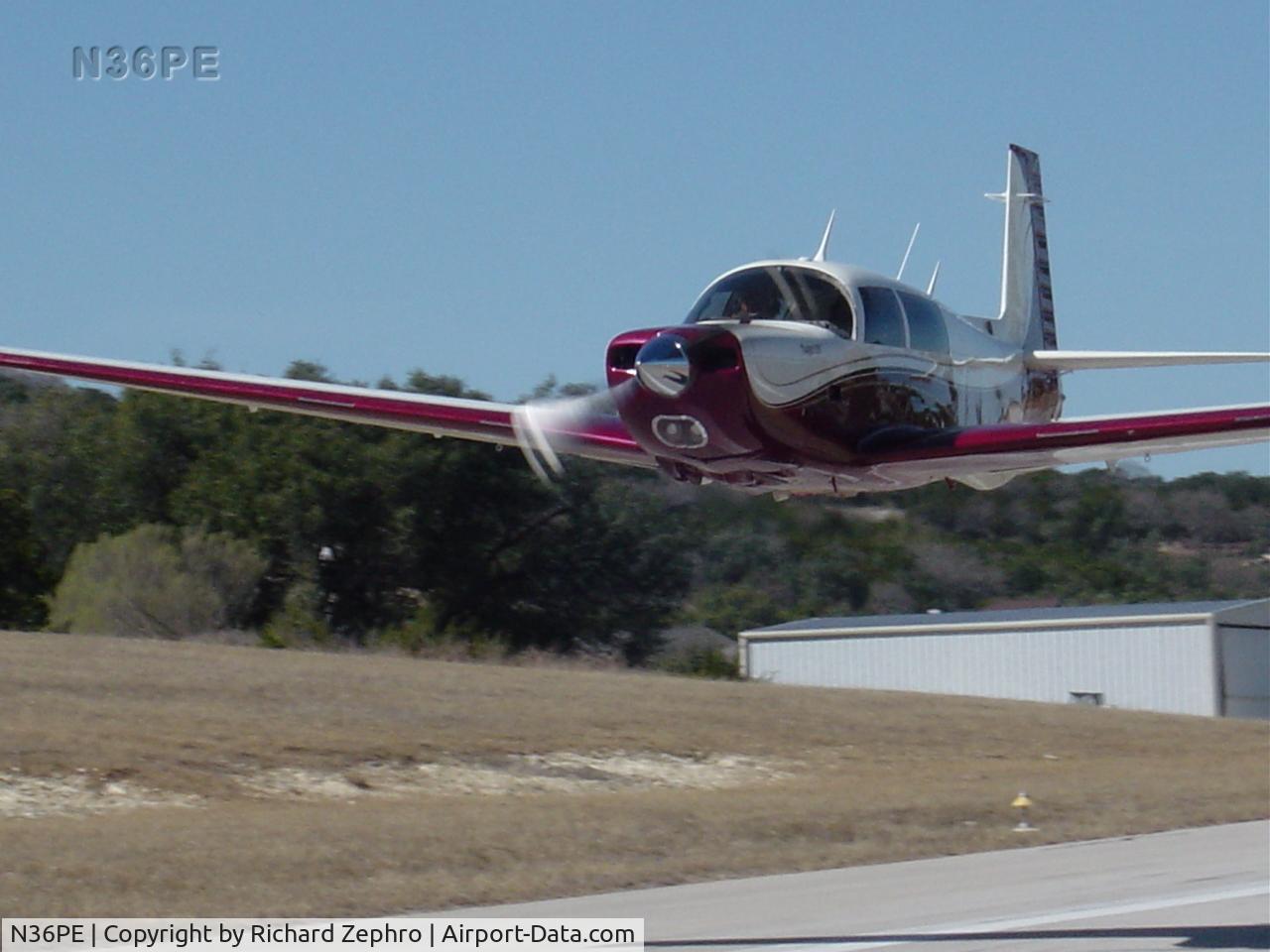 N36PE, 1982 Mooney M20K C/N 25-0722, Departing for Atlanta from San Antonio