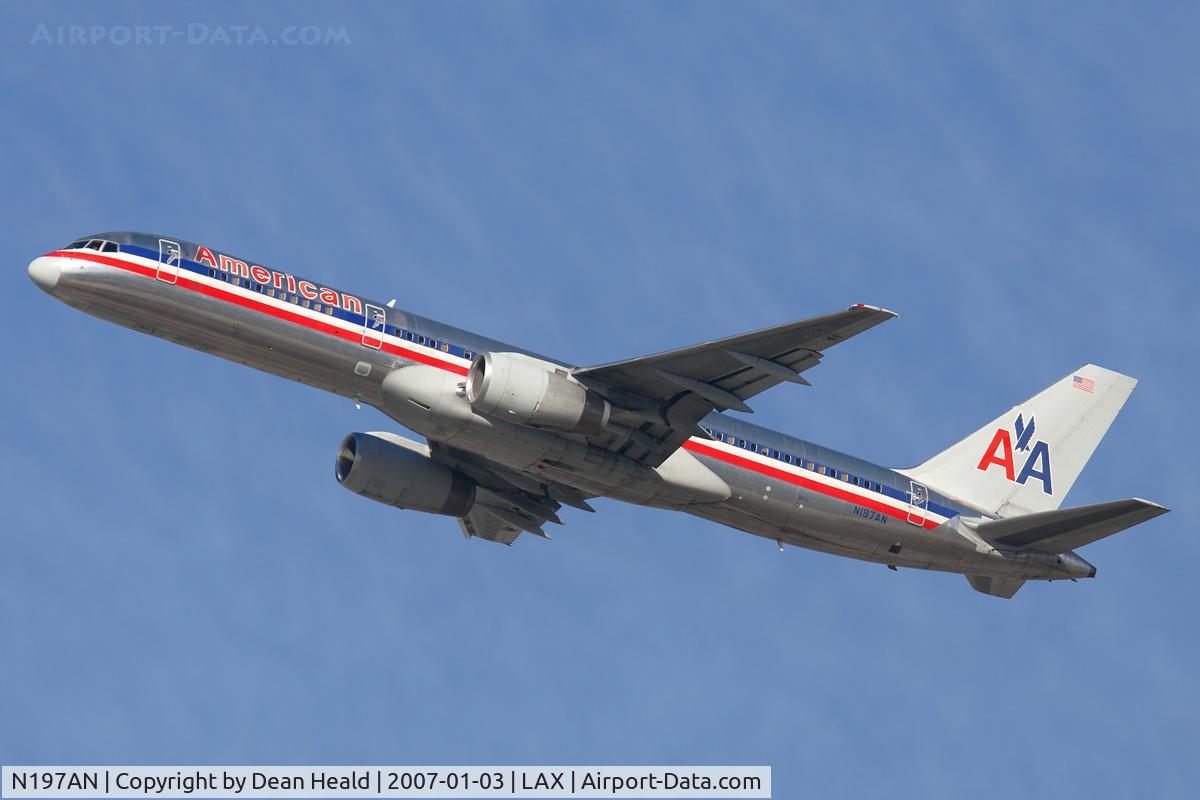 N197AN, 2001 Boeing 757-223 C/N 32391/988, American Airlines N197AN (FLT AAL2446) climbing out from RWY 25R enroute to Dallas Fort Worth Int'l (KDFW).