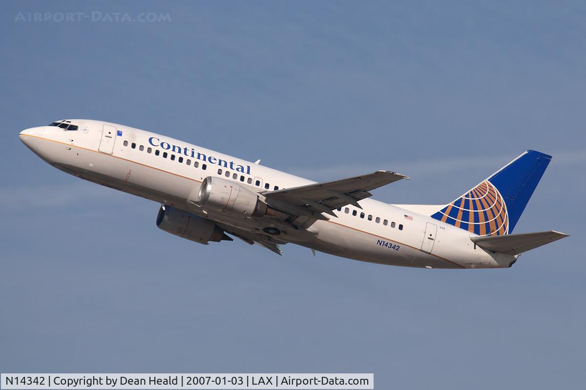 N14342, 1987 Boeing 737-3TO C/N 23580, Continental Airlines N14342 (FLT COA731) climbing out from RWY 25R enroute to George Bush Intercontinental Houston (KIAH).