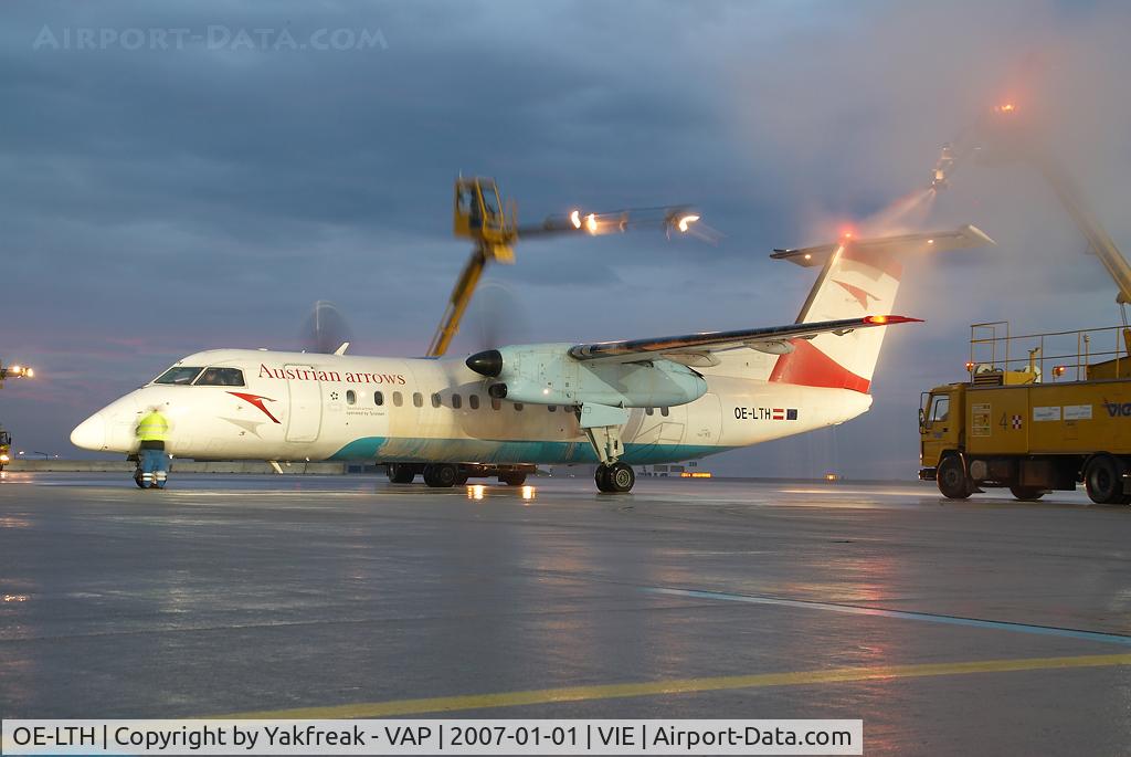OE-LTH, 1997 De Havilland Canada DHC-8-314Q Dash 8 C/N 442, Austrian Arrows Dash 8-300