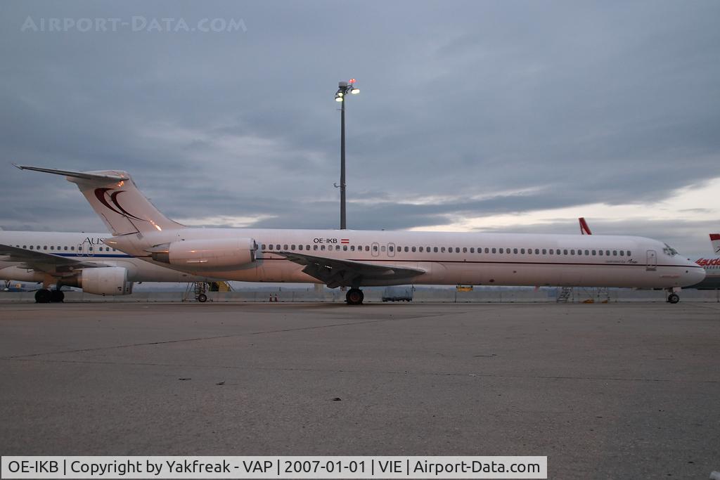 OE-IKB, 1986 McDonnell Douglas MD-83 (DC-9-83) C/N 49448, Map Jets MD80