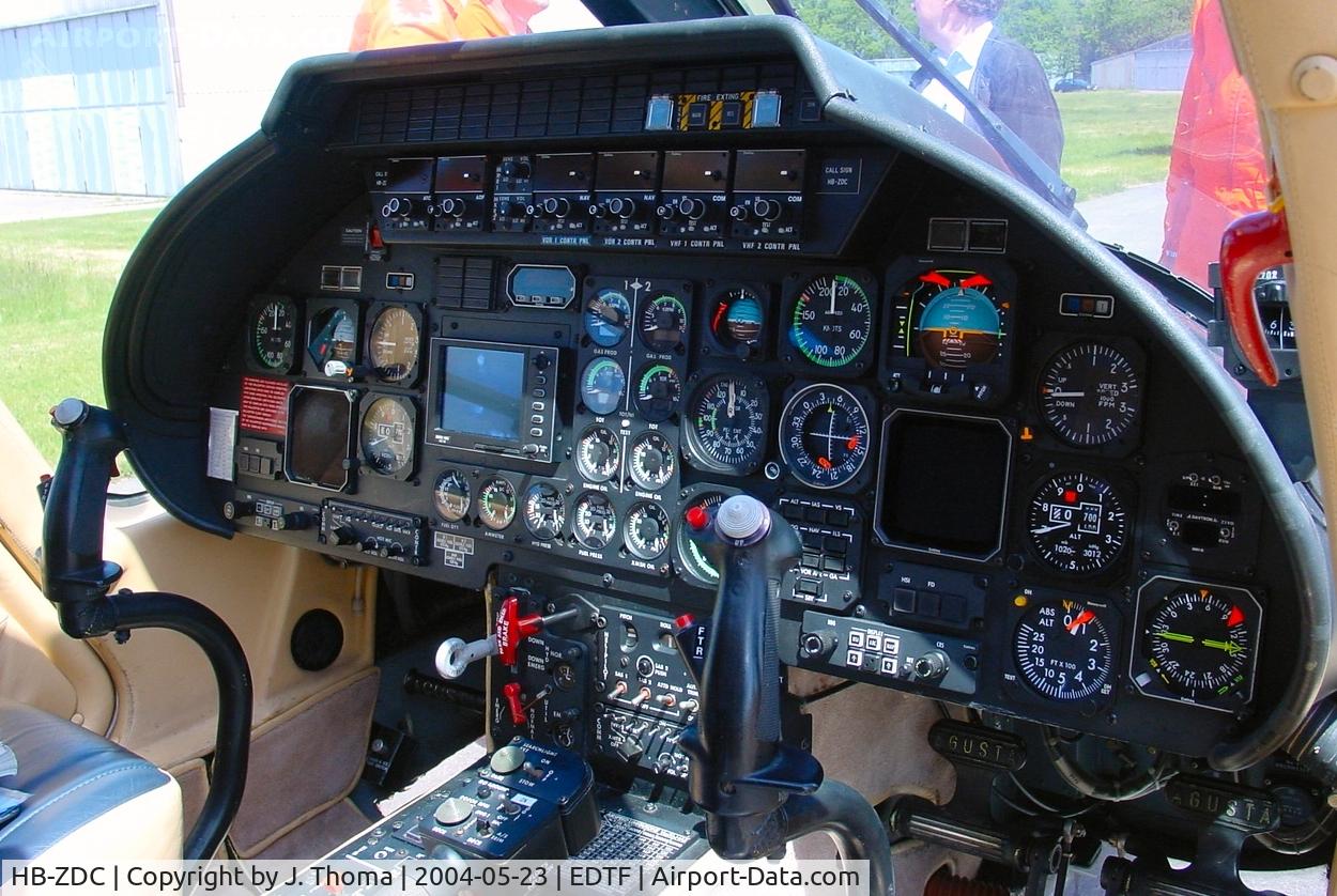 HB-ZDC, 1990 Agusta A-109C C/N 7635, Agusta A-109
