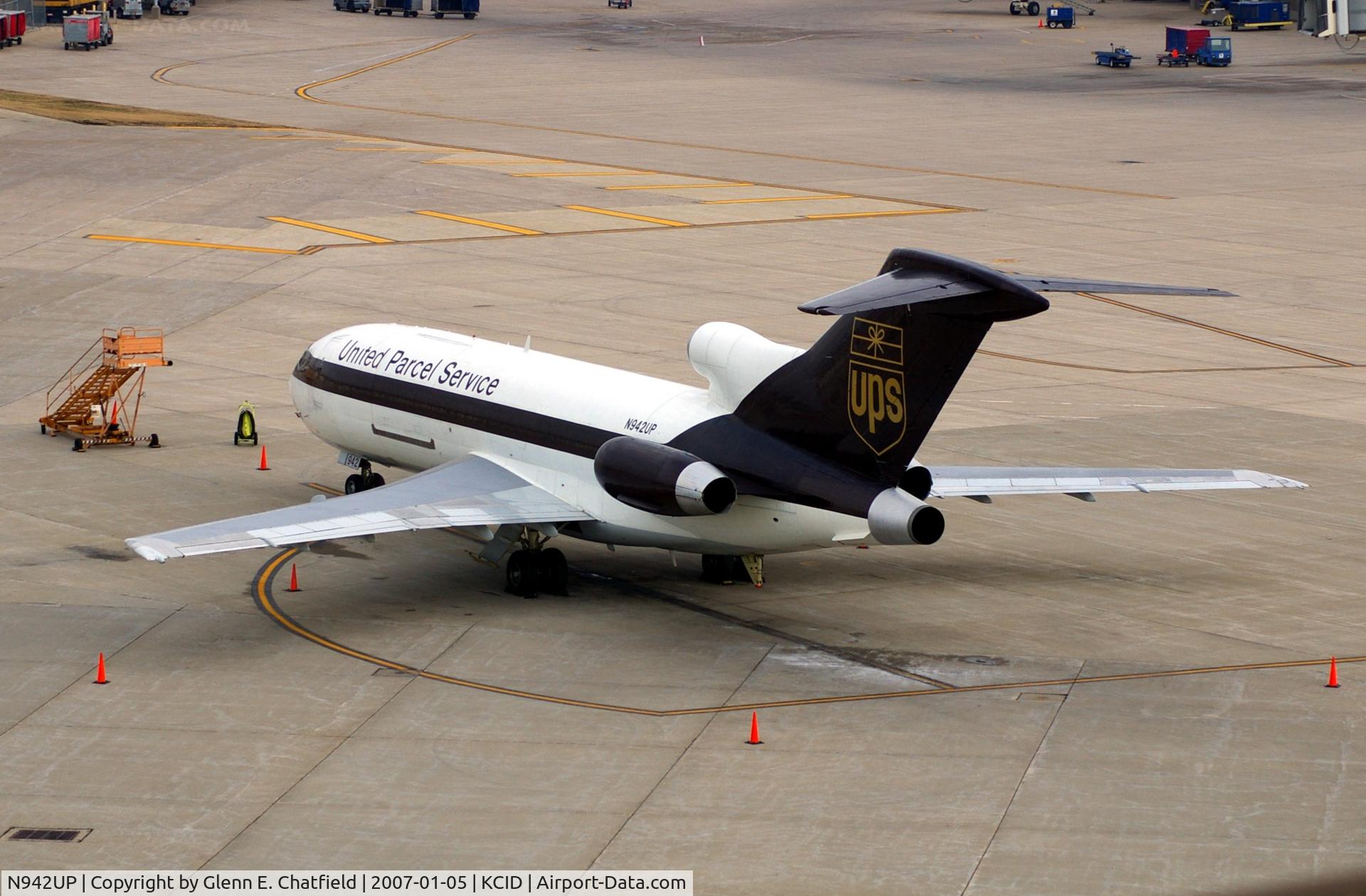 N942UP, 1966 Boeing 727-22C C/N 19101, Waiting for the night to arrive to go to work