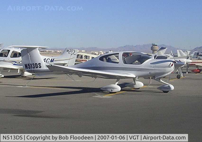 N513DS, 2006 Diamond DA-40 Diamond Star C/N 40.623, 2006 Diamond DA-40 at North Las Vegas