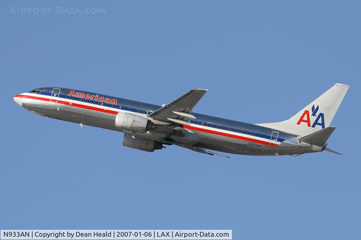N933AN, 2000 Boeing 737-823 C/N 30080, American Airlines N933AN (FLT AAL2452) climbing out from RWY 25R enroute to Dallas Fort Worth Int'l KDFW).
