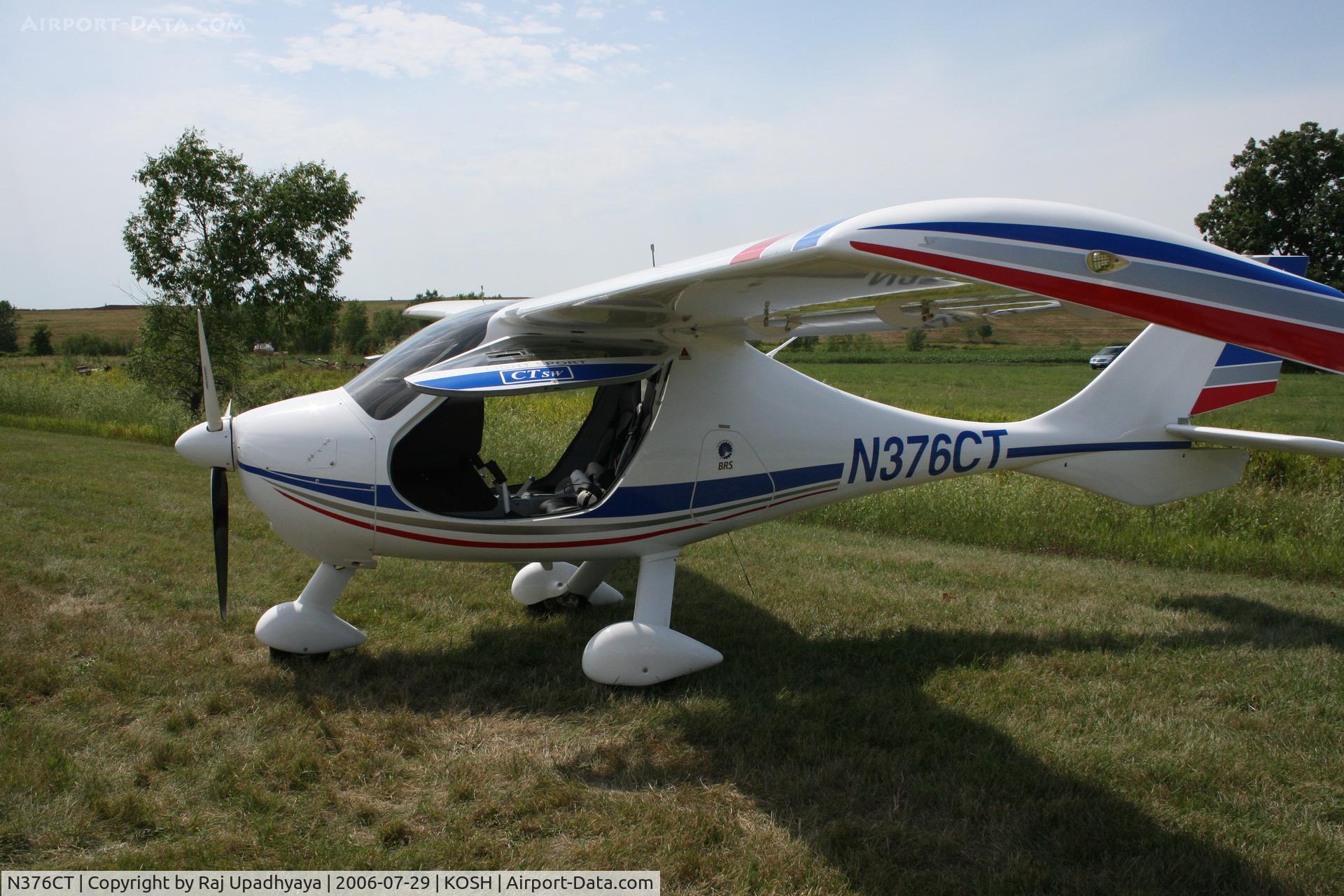 N376CT, 2006 Flight Design CTSW C/N 06-01-10, Flight Design at Oskhosh