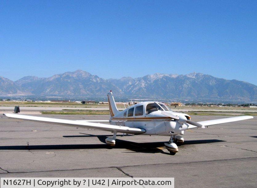 N1627H, 1977 Piper PA-28-161 C/N 28-7716028, N1627H at U42