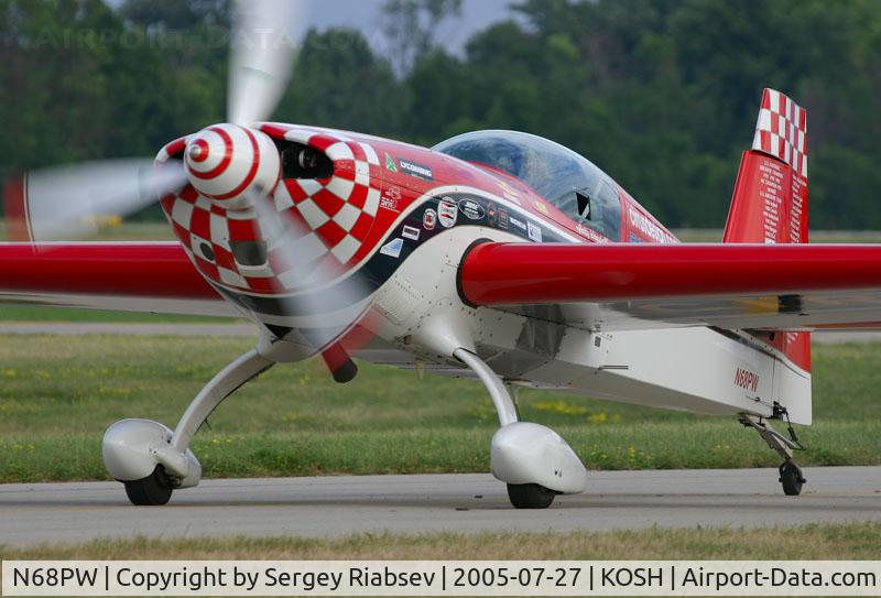 N68PW, Extra EA-300S C/N 030, EAA AirVenture 2005