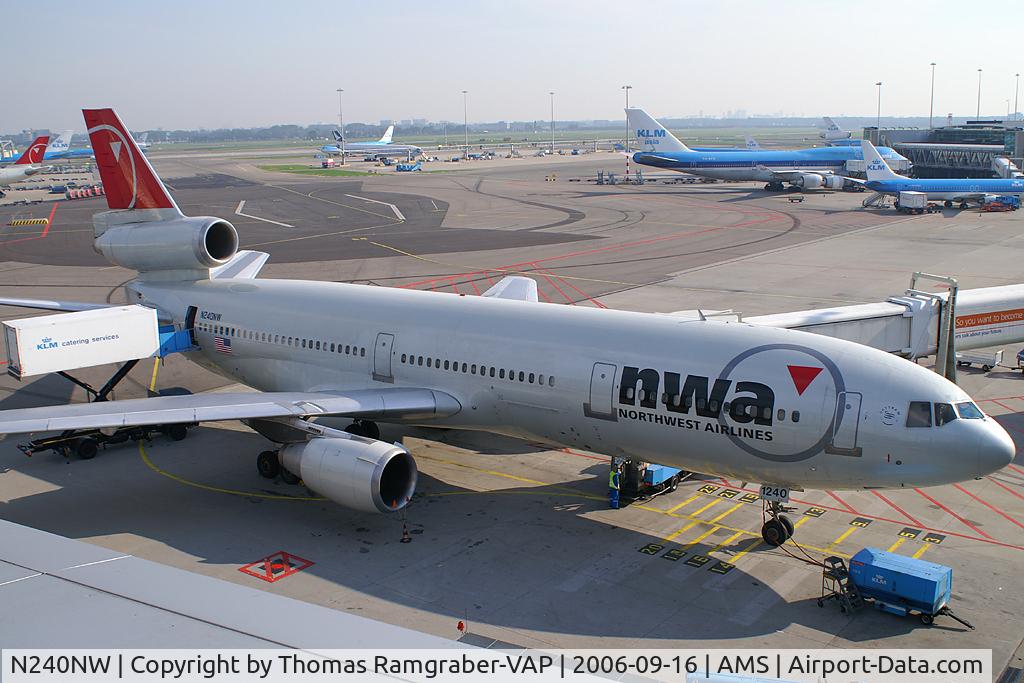 N240NW, 1988 McDonnell Douglas DC-10-30 C/N 48319, Northwest Airlines MDD DC10