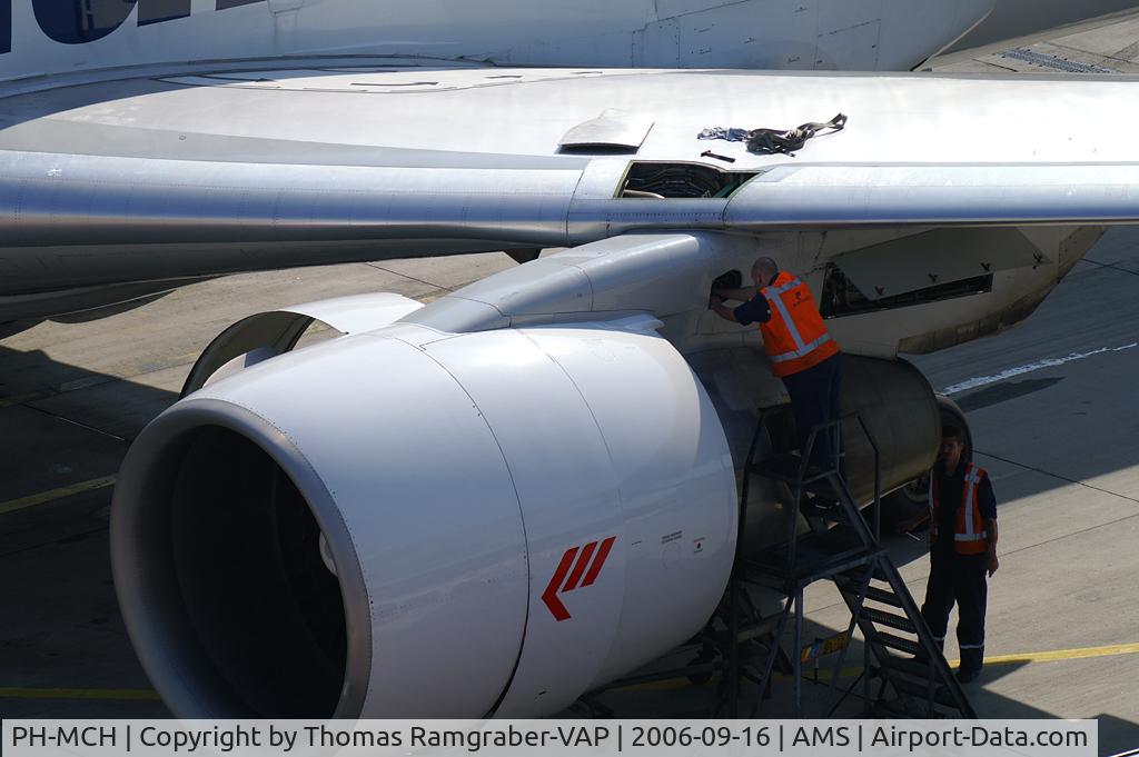 PH-MCH, 1990 Boeing 767-31A/ER C/N 24429, Martinair B767-300 (some maintanance before departure)