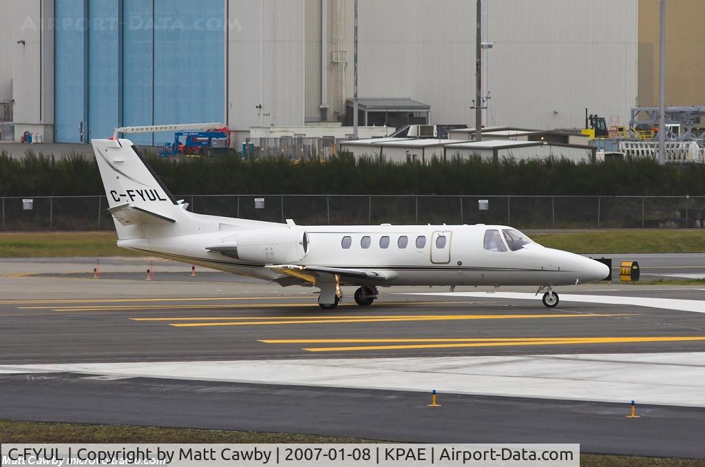 C-FYUL, 2002 Cessna 550 Citation Bravo C/N 550-1028, Departing Paine Field for CYQL