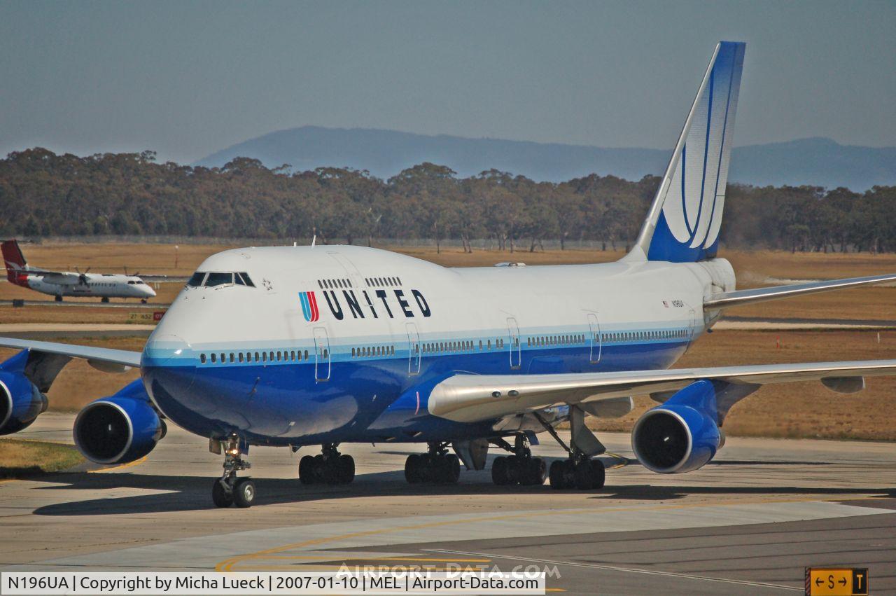 N196UA, 1997 Boeing 747-422 C/N 28715, Taxiing to the gate