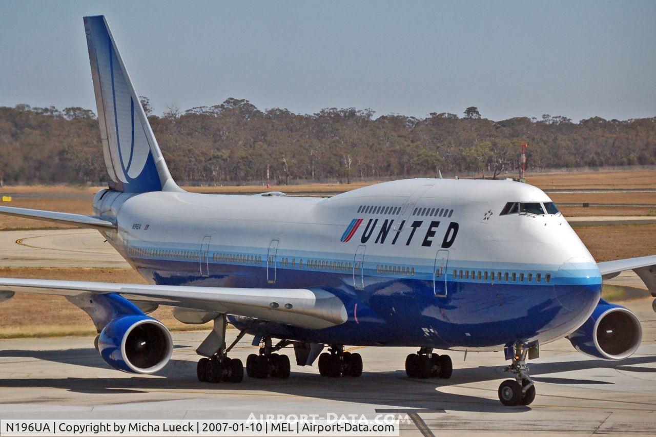 N196UA, 1997 Boeing 747-422 C/N 28715, Taxiing to the gate