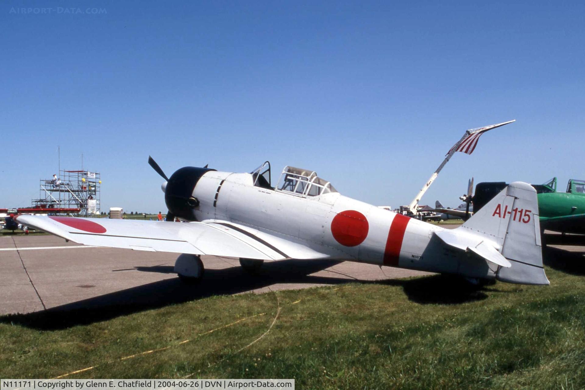 N11171, 1942 North American AT-6B Texan C/N 84-7800, At the Quad Cities Airshow, AT-6B 41-17422