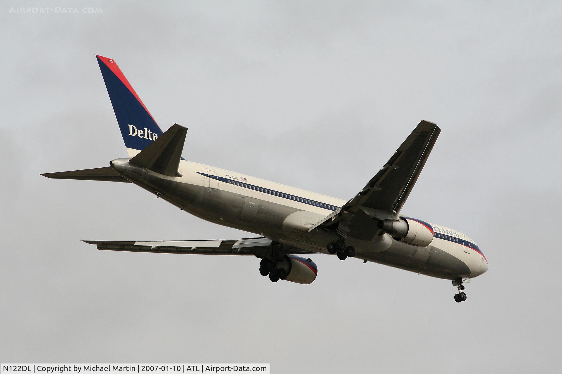 N122DL, 1987 Boeing 767-332 C/N 23436, Over the numbers of 9R