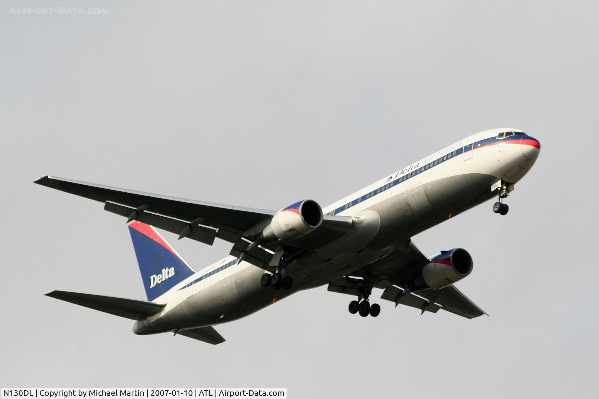 N130DL, 1988 Boeing 767-332 C/N 24080, On final for Runway 9R