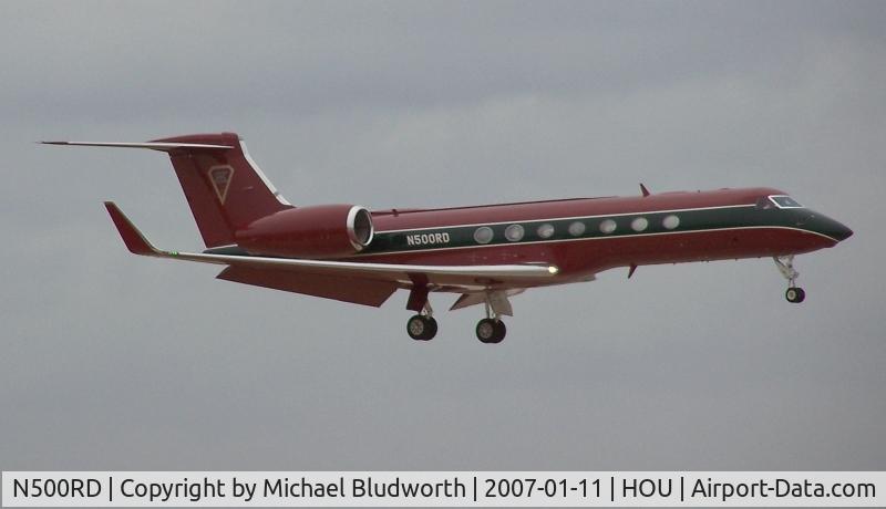 N500RD, 2006 Gulfstream Aerospace GV-SP (G500) C/N 5105, On final for 12R on a cloudy day