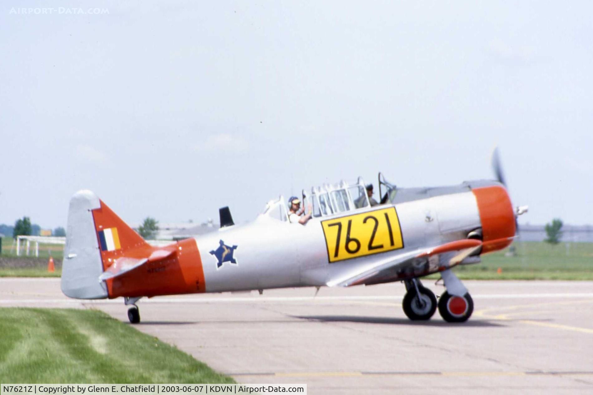N7621Z, 1943 North American AT-6D C/N 8815945, At the Quad Cities Airshow