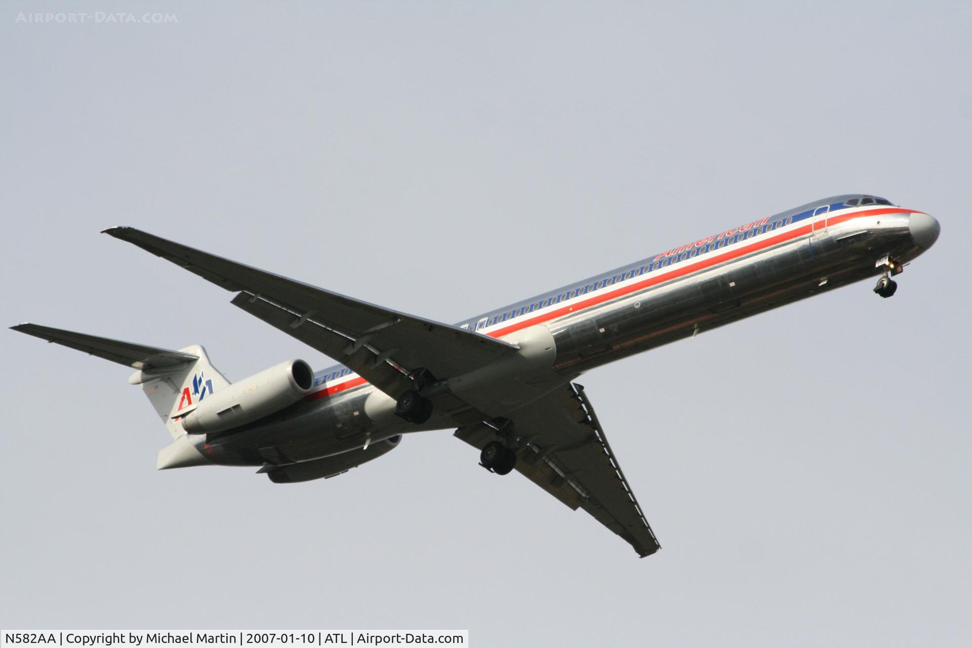 N582AA, 1991 McDonnell Douglas MD-82 (DC-9-82) C/N 53159, On final for Runway 9R