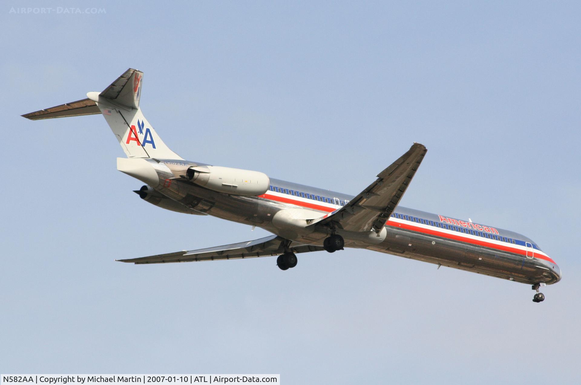 N582AA, 1991 McDonnell Douglas MD-82 (DC-9-82) C/N 53159, Over the numbers of 9R
