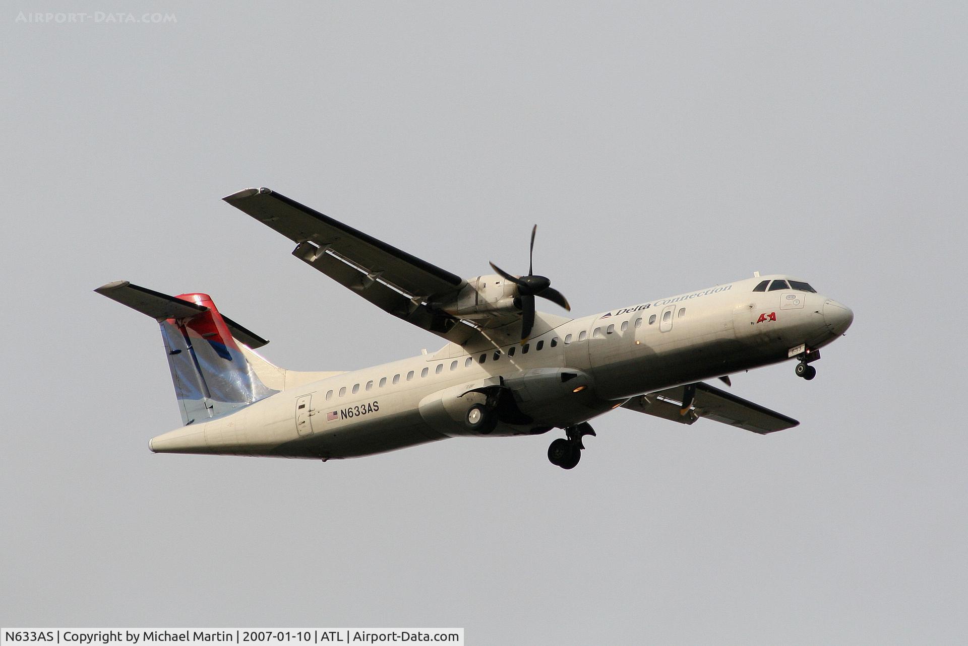 N633AS, 1992 ATR 72-212 C/N 344, On final for Runway 9R