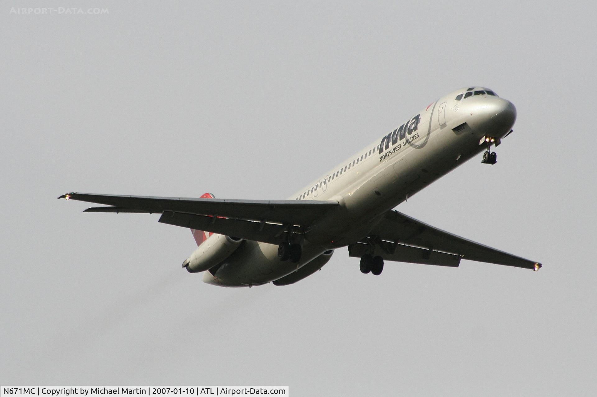 N671MC, 1976 Douglas DC-9-51 C/N 47660, On final for Runway 9R