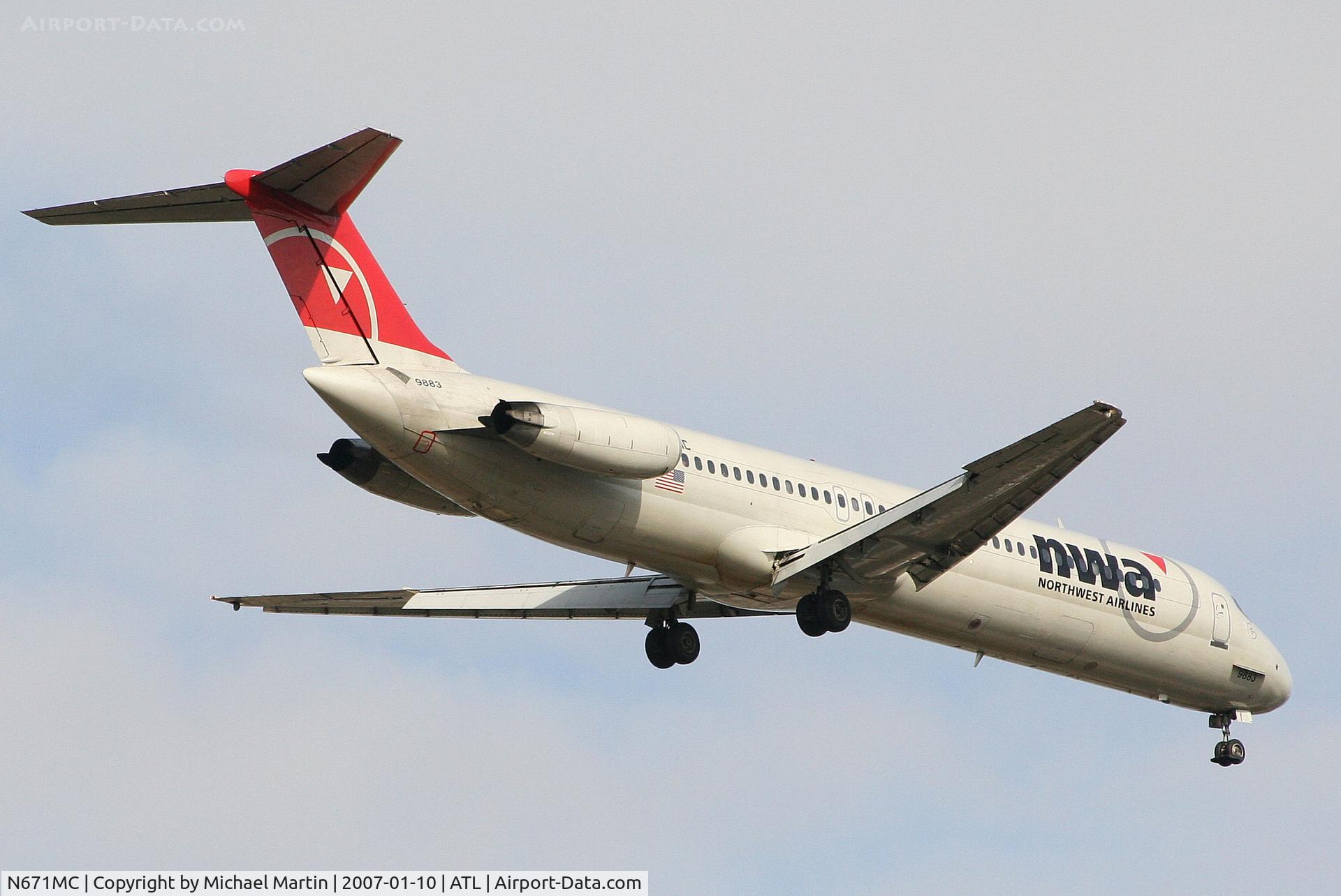 N671MC, 1976 Douglas DC-9-51 C/N 47660, Over the numbers of 9R