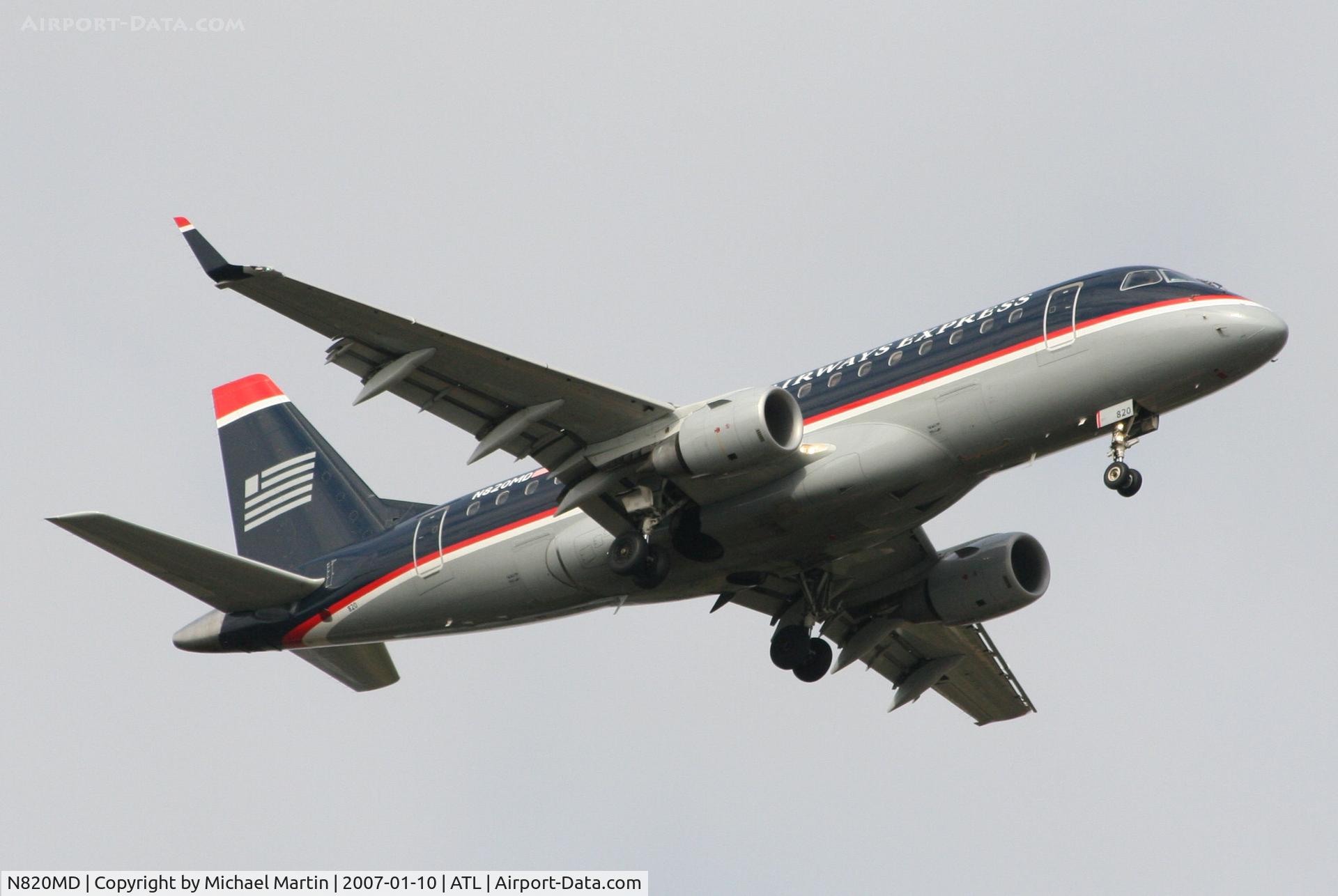 N820MD, 2004 Embraer 170SU (ERJ-170-100SU) C/N 17000041, On final for Runway 9R