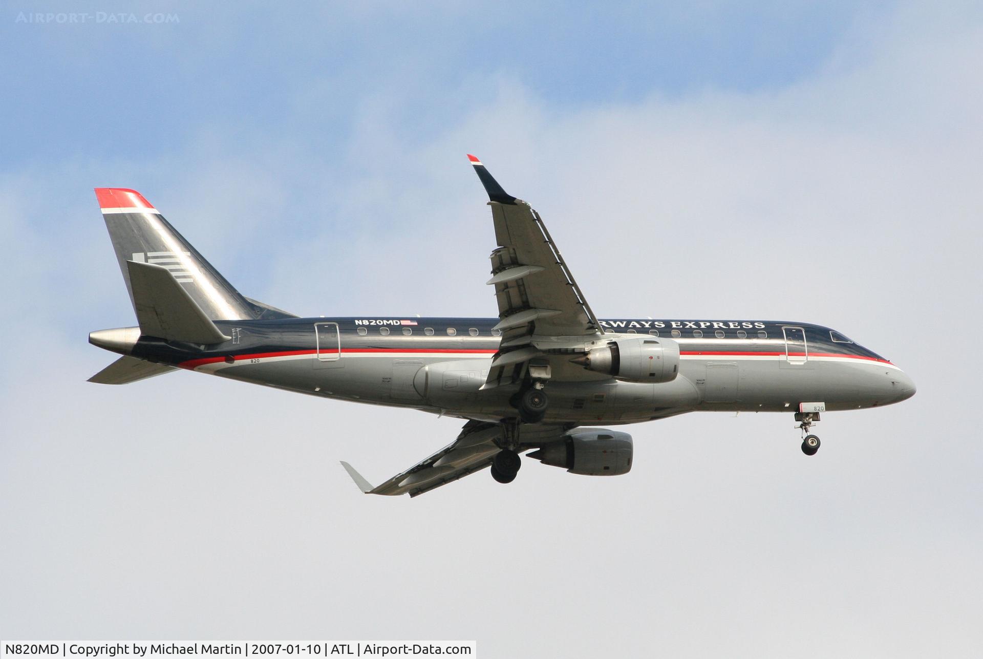 N820MD, 2004 Embraer 170SU (ERJ-170-100SU) C/N 17000041, Over the numbers of 9R