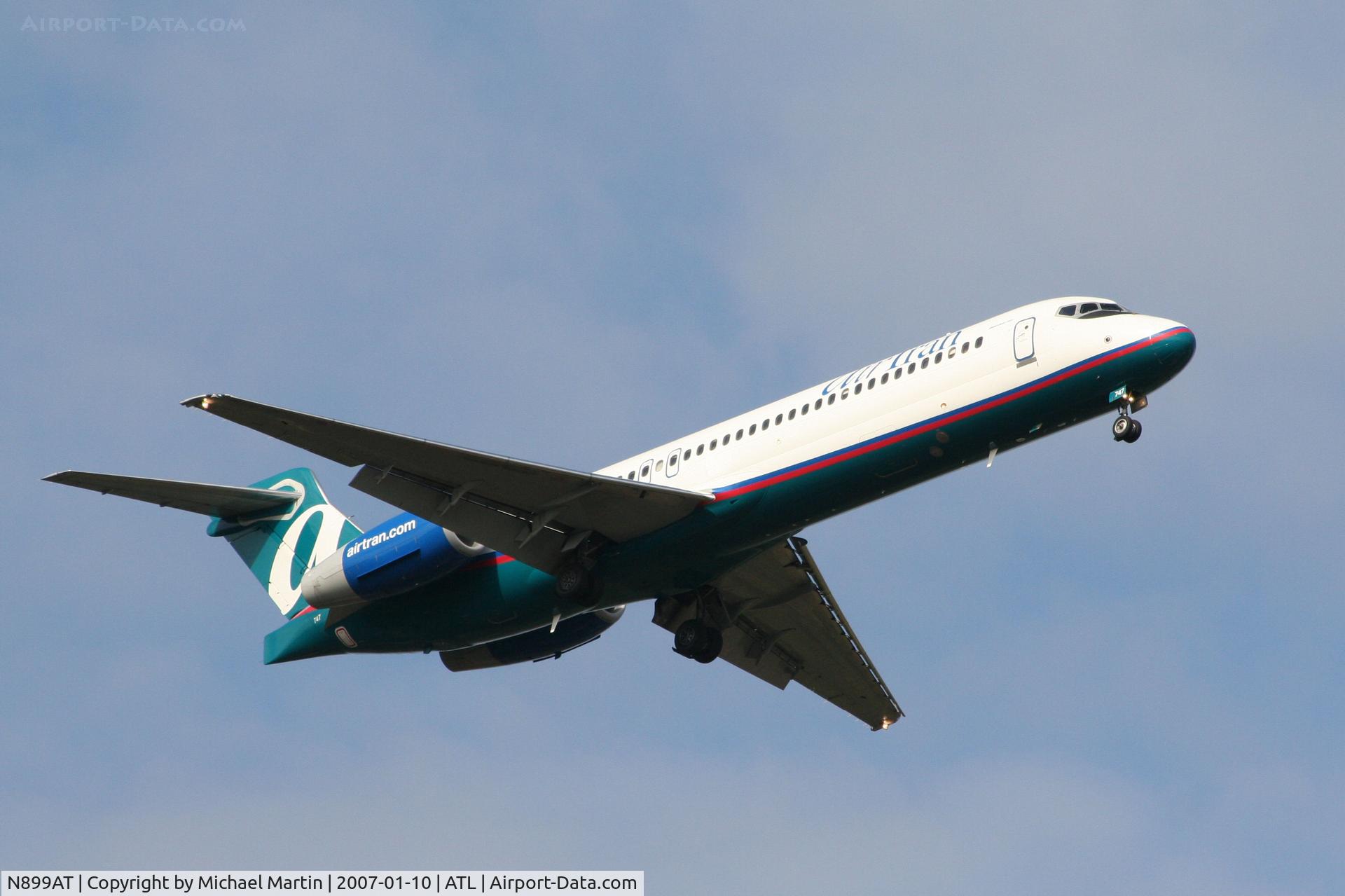 N899AT, 2005 Boeing 717-200 C/N 55049, On final for Runway 9R