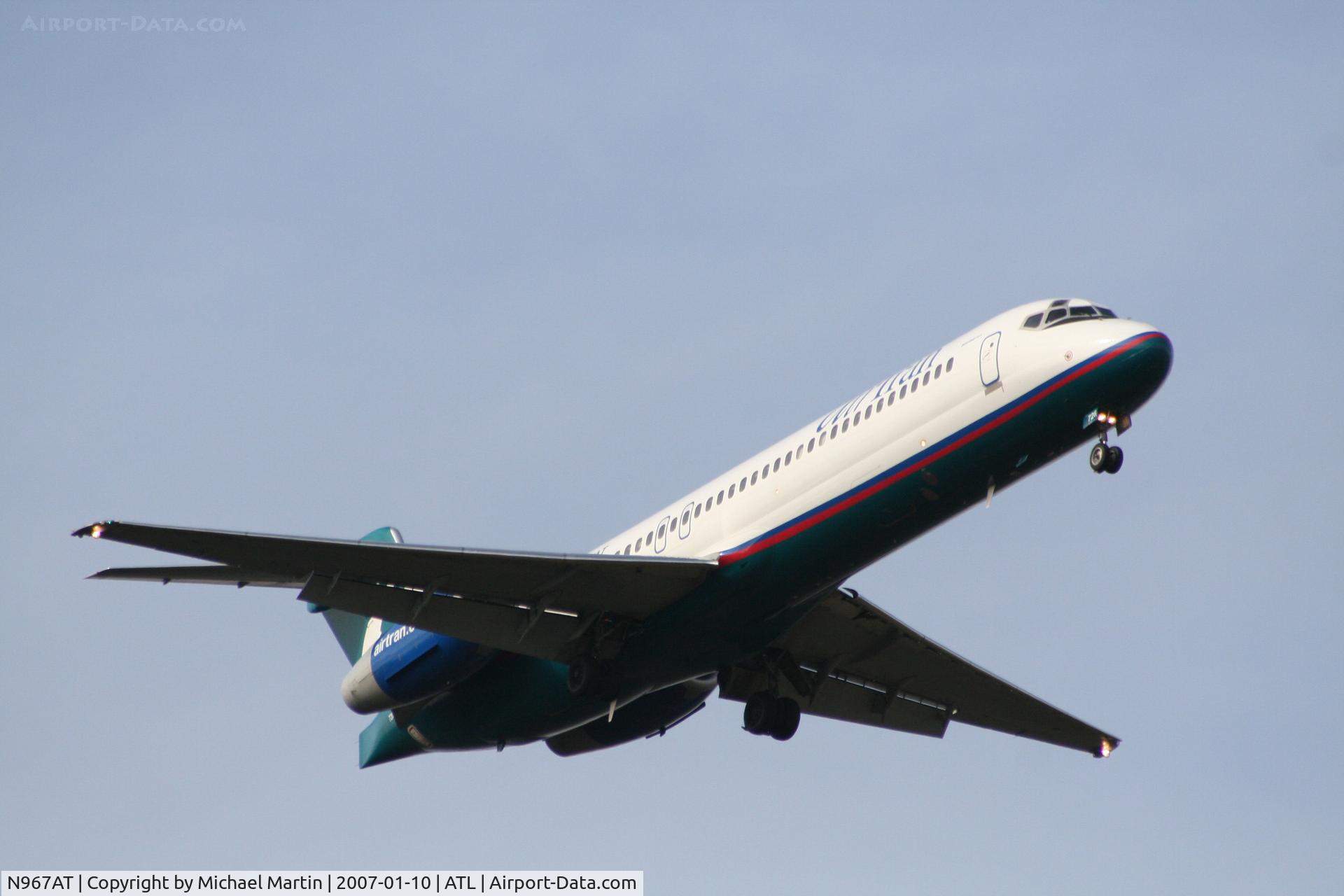 N967AT, 2001 Boeing 717-200 C/N 55028, On final for Runway 9R