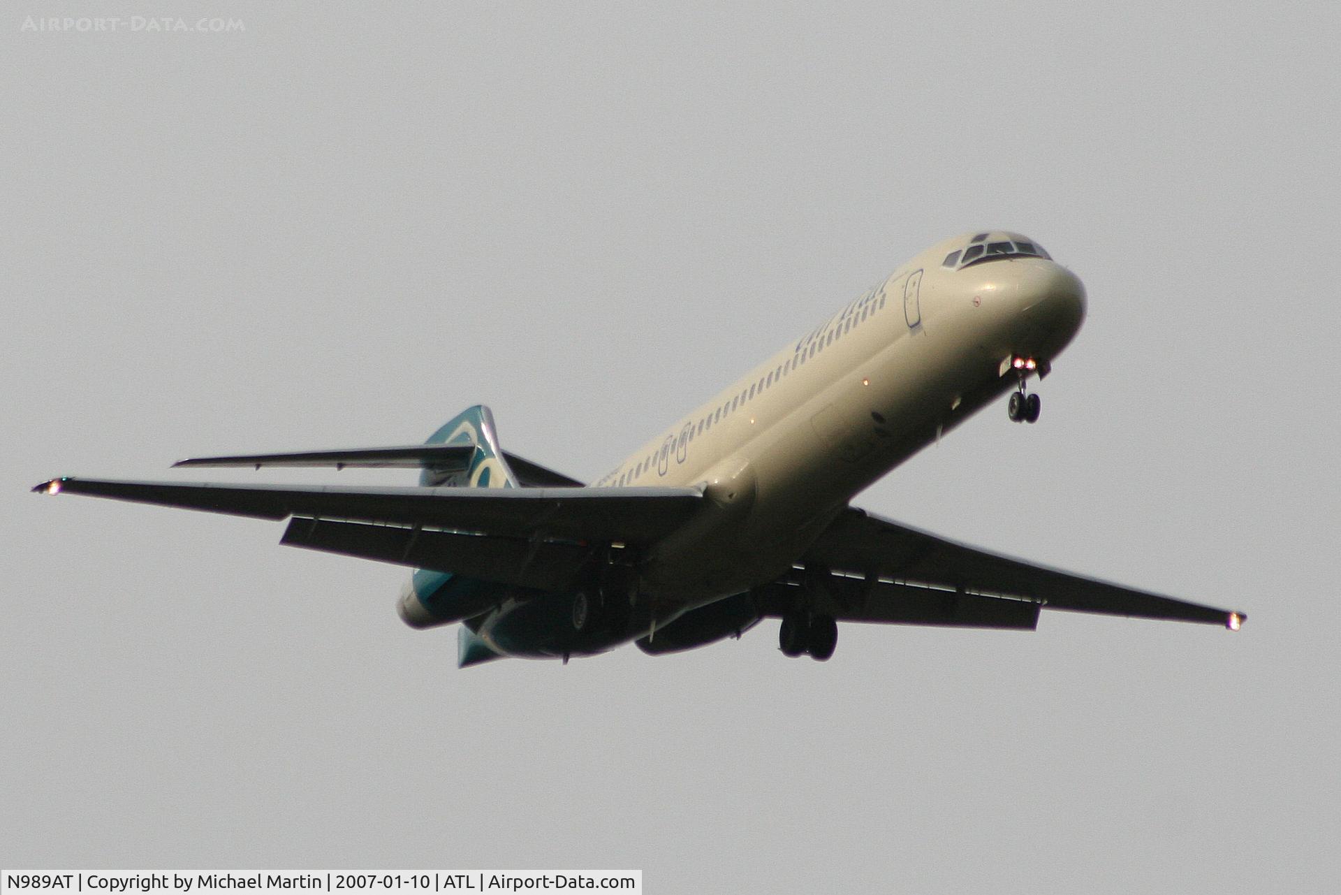 N989AT, 2001 Boeing 717-200 C/N 55152, On final for Runway 9R