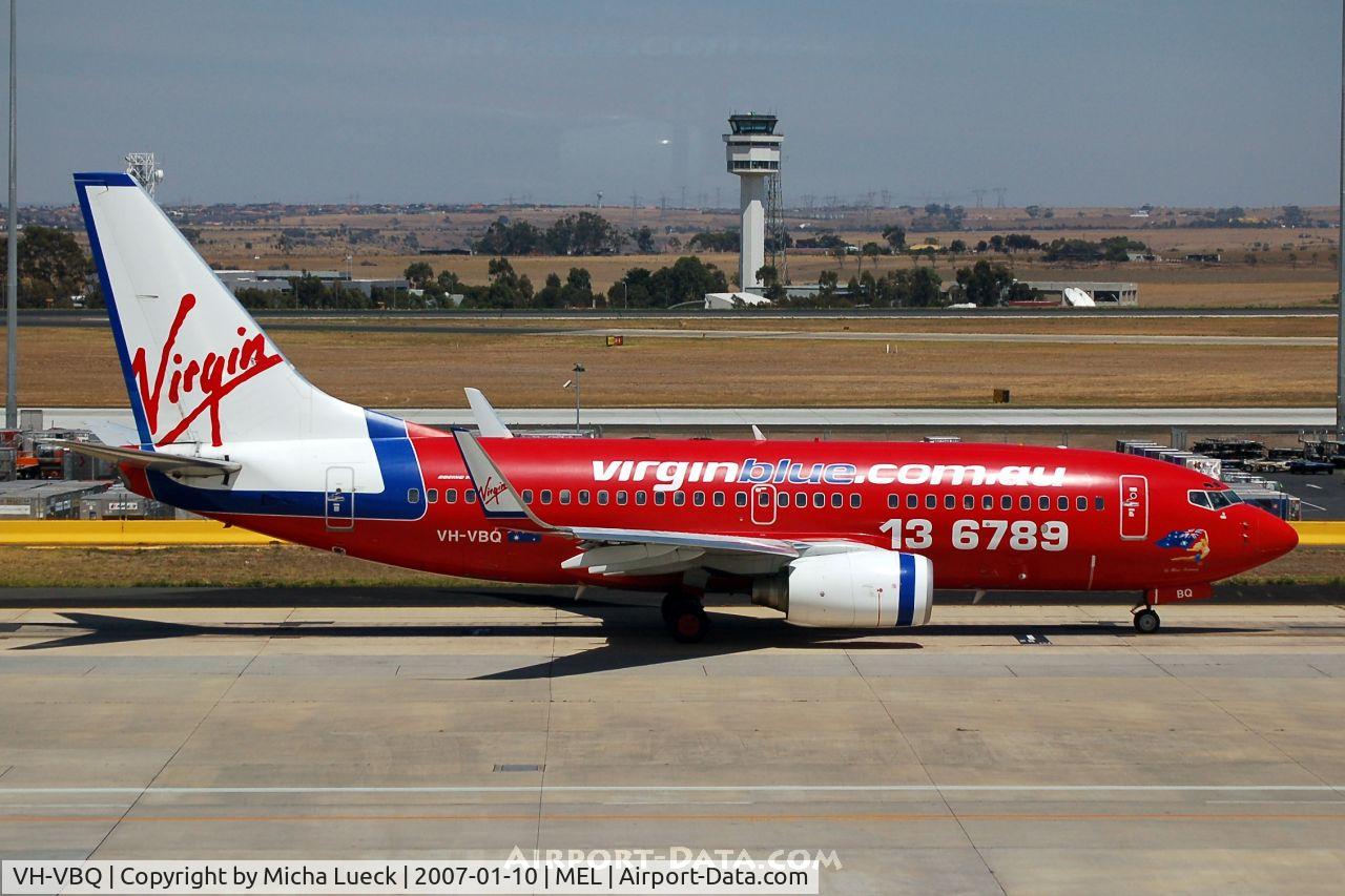 VH-VBQ, 2001 Boeing 737-7BX C/N 30744, Taxiing to the gate