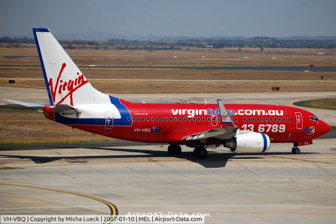 VH-VBQ, 2001 Boeing 737-7BX C/N 30744, Taxiing to the gate