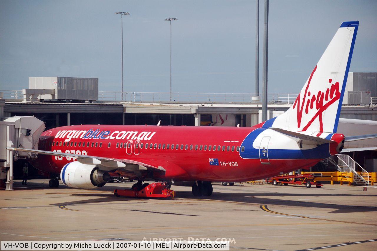 VH-VOB, 2002 Boeing 737-8BK C/N 30622, At the gate