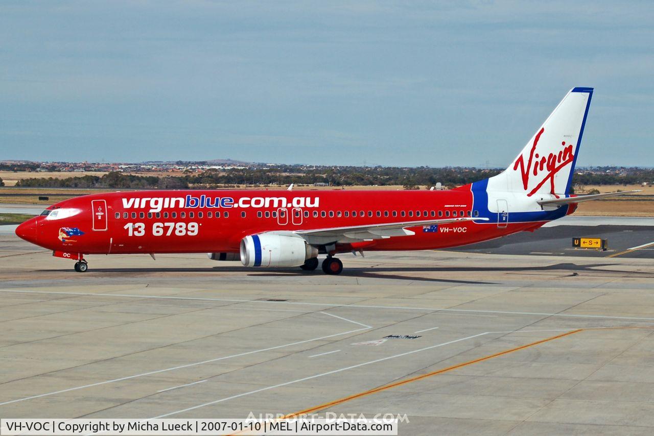 VH-VOC, 2002 Boeing 737-8BK C/N 30623, Taxiing to the gate
