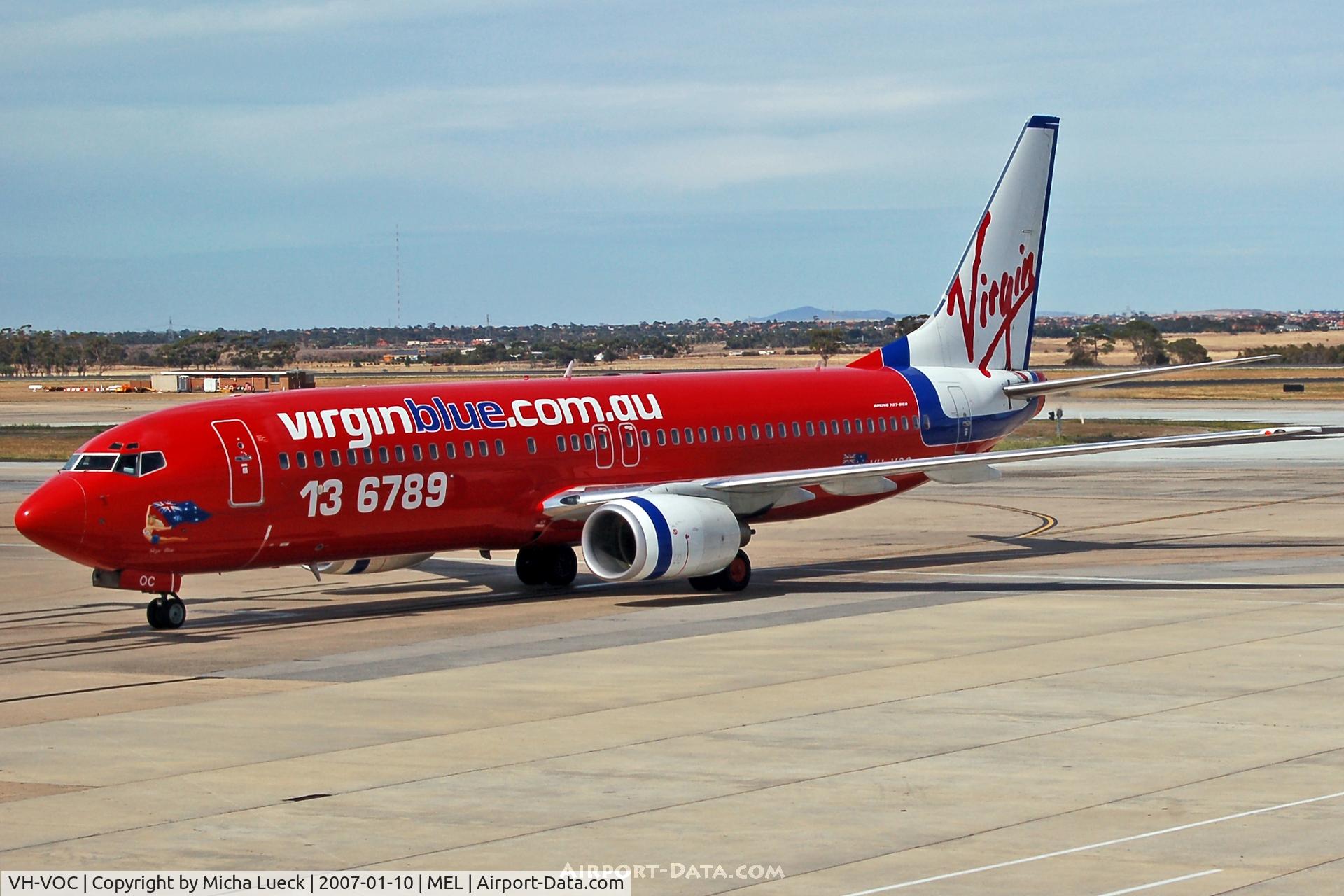 VH-VOC, 2002 Boeing 737-8BK C/N 30623, Taxiing to the gate